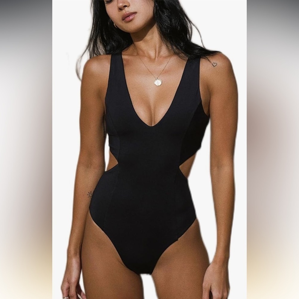 NWT Women One Piece Swimsuit Cut Out Monokini Swimwear Yukari small​